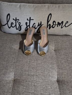Steve Madden Silver & Gold Peep-Toe Slide Heels